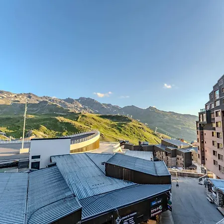 Top-floor Mountain Getaway - Stunning Views, Sleeps 4 - Olympiades Appartamento Val Thorens