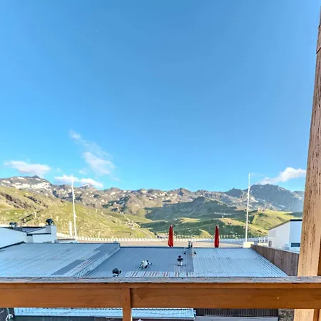 Top-floor Mountain Getaway - Stunning Views, Sleeps 4 - Olympiades