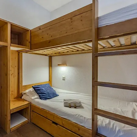 Top-floor Mountain Getaway - Stunning Views, Sleeps 4 - Olympiades *