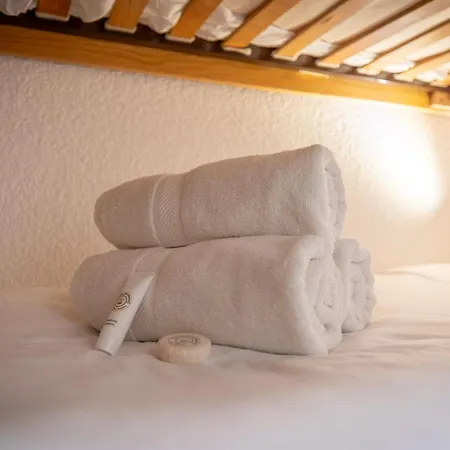 Top-floor Mountain Getaway - Stunning Views, Sleeps 4 - Olympiades شقة فال تورُن