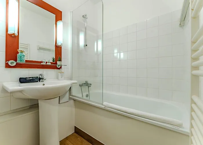 Top-floor Mountain Getaway - Stunning Views, Sleeps 4 - Olympiades * Val Thorens