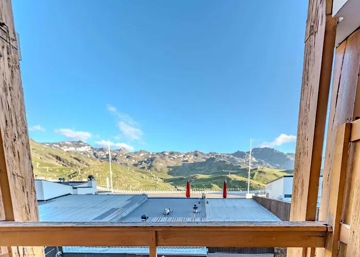 Top-floor Mountain Getaway - Stunning Views, Sleeps 4 - Olympiades